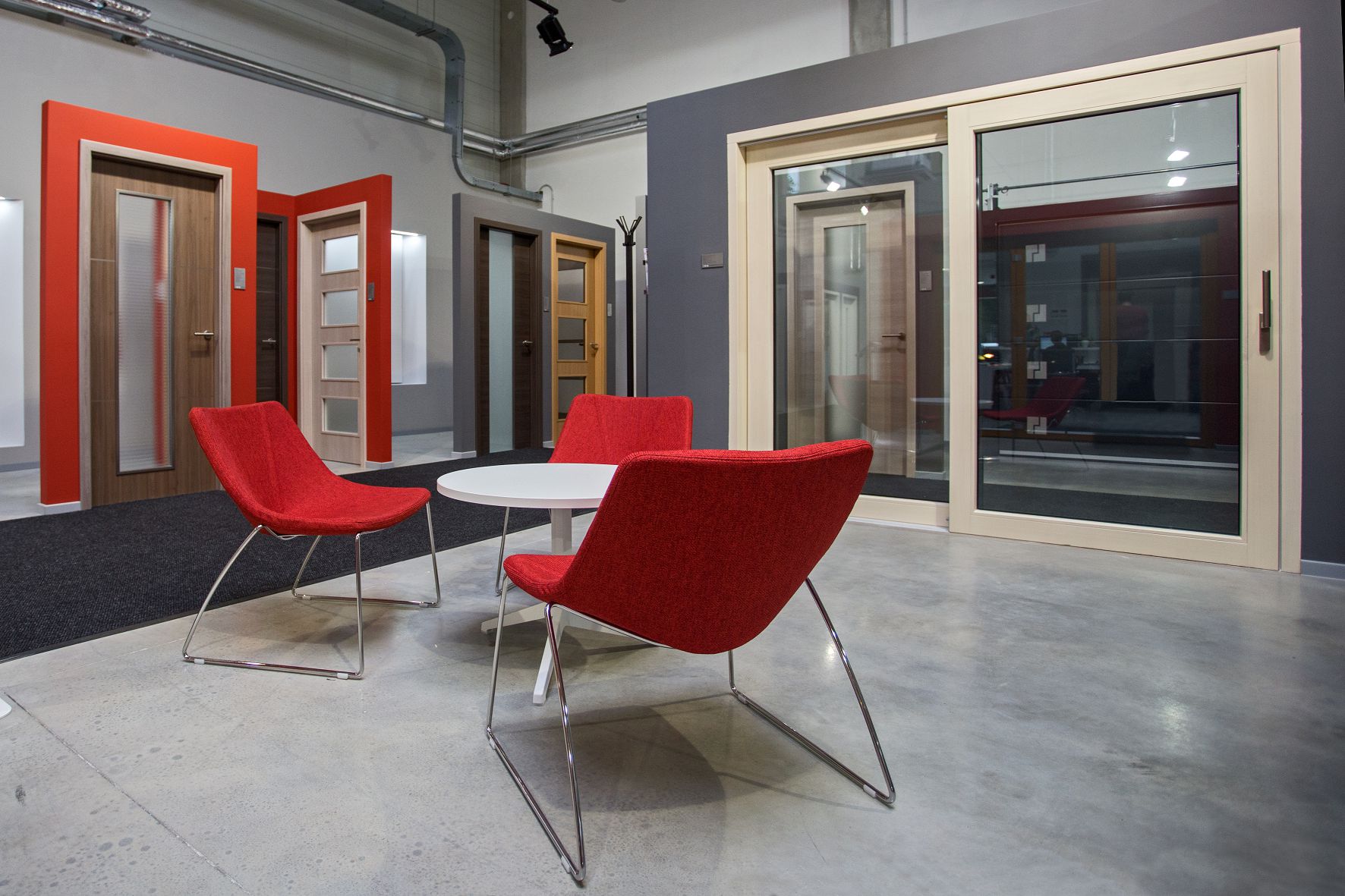 Okna a dveře VEKRA - showroom Cheb